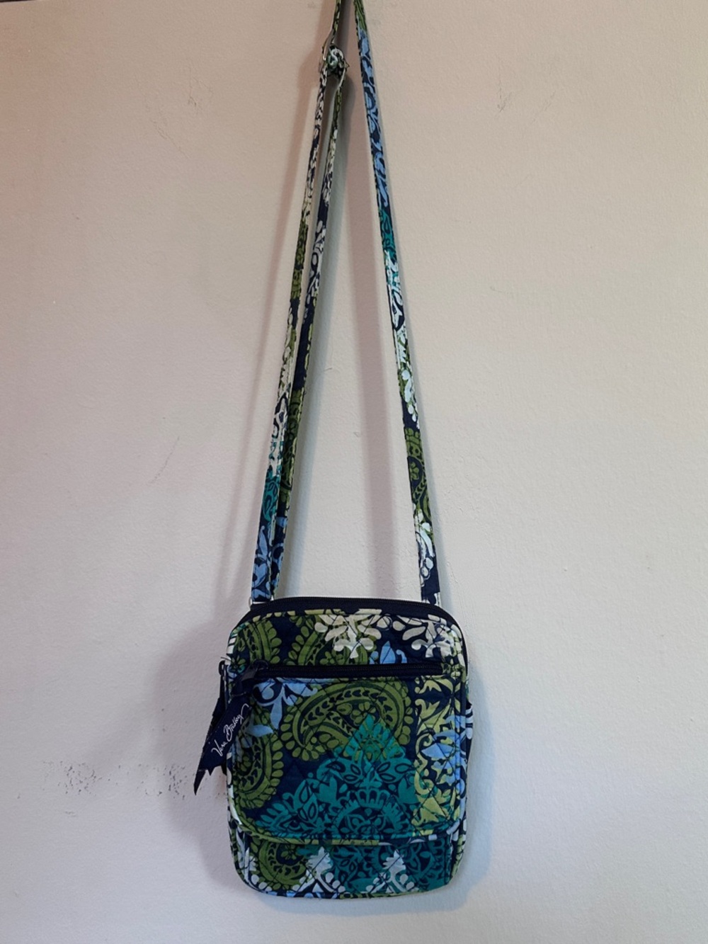 EUC Vera Bradley Crossbody Bag in Retired Caribbean Sea Paisley Green Pattern - Picture 3 of 9